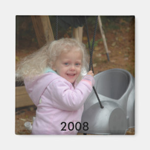 Brianna Swinging Magnet