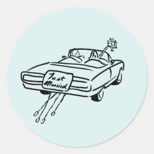bride and groom in a just married car  classic round sticker