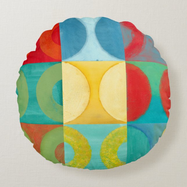 Bright Pop Art with Circles and Squares Round Pillow (Front)