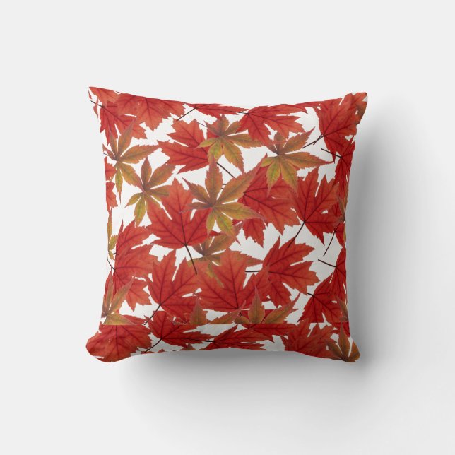 Bright red leaves fall colours throw pillow (Front)