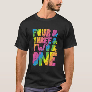 Broad City Intro Countdown Essential  T-Shirt