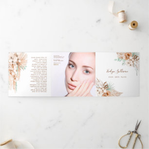 brochure triplée beige et menthe tropicale