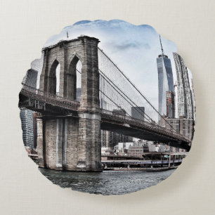 BROOKLYN BRIDGE DURING DAYTIME ROUND PILLOW