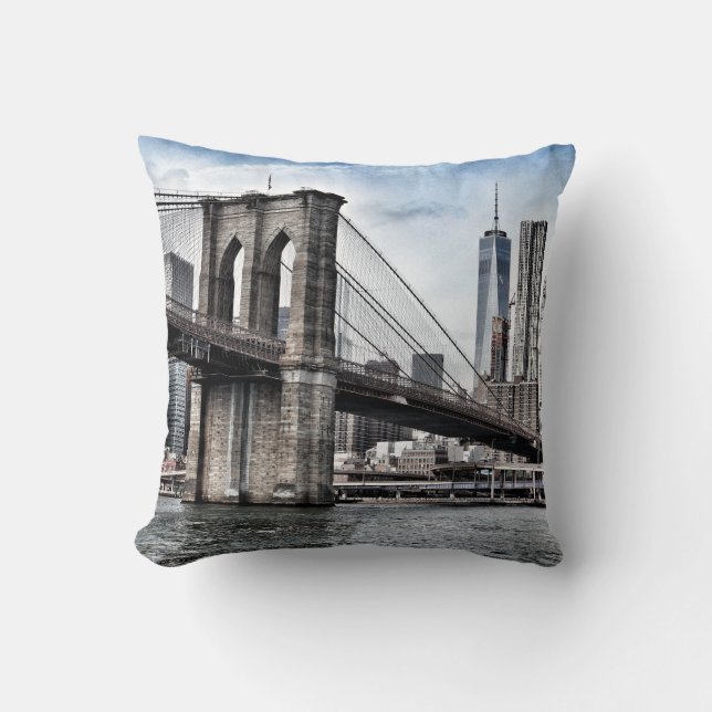 BROOKLYN BRIDGE DURING DAYTIME THROW PILLOW (Front)