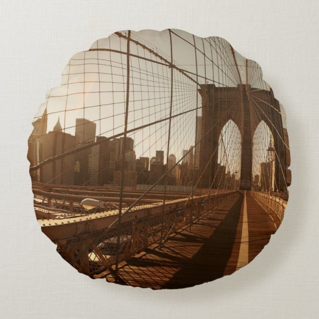 Brooklyn Bridge. Round Pillow (Front)