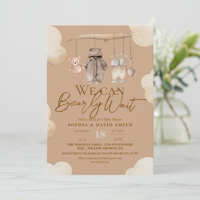 Brown Bear Clothes Baby Shower Invitation (Debout devant)