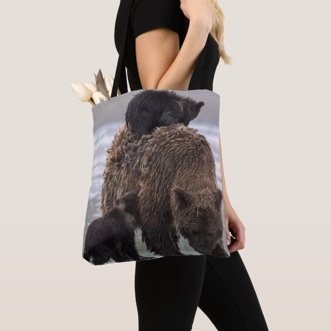 Brown Bear | Lake Clark National Park Tote Bag (Close Up)