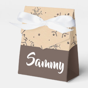 Brown decorative snowflakes on favor box
