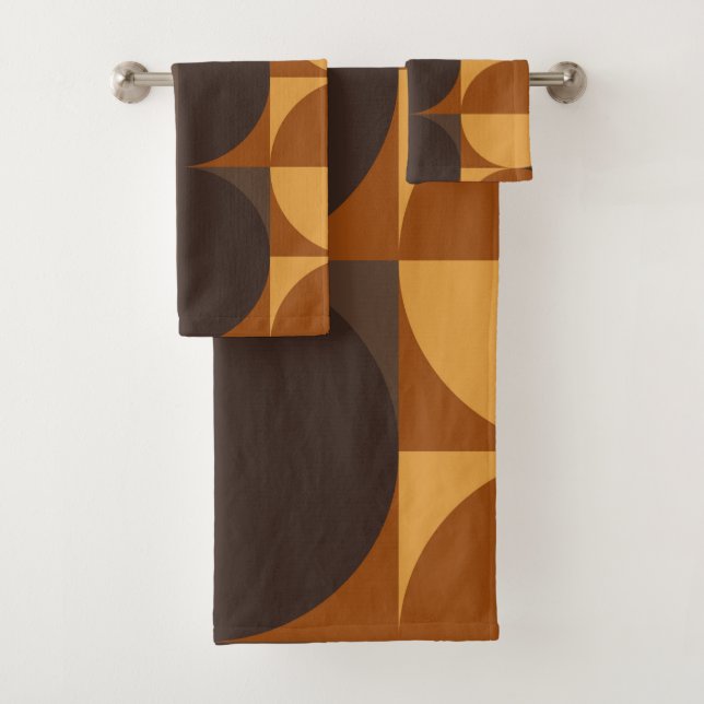 brown retro circles bath towel set (Insitu)