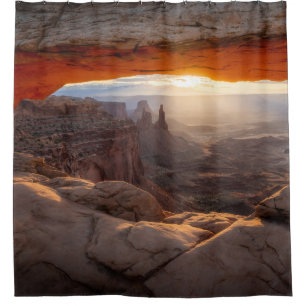 BROWN ROCKY MOUNTAIN DURING SUNSET