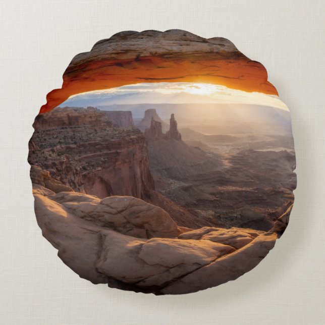 BROWN ROCKY MOUNTAIN DURING SUNSET ROUND PILLOW (Front)