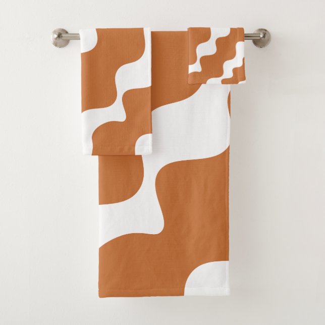Brown white slanting waves pattern  bath towel set (Insitu)