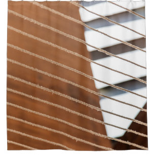 Brown window blinds during daytime