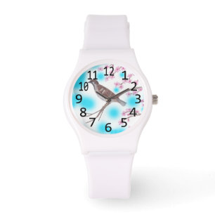 Bruant dans les montres Sky de l'arbre en fleurs d