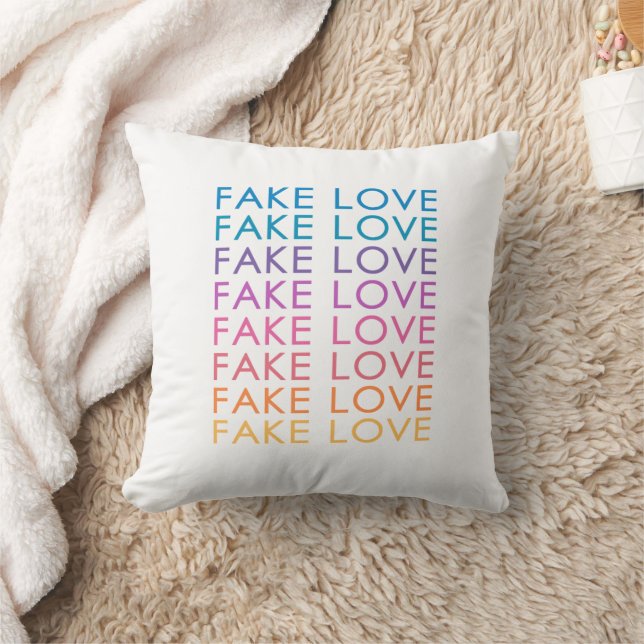 BTS Oreillers à lancer FAKELOVE (Couverture)
