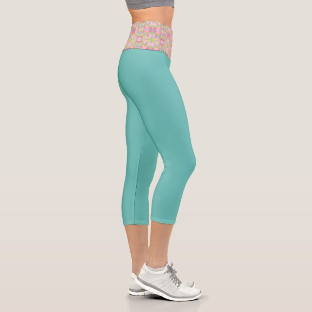 Bubblegum Pink Paint Splatter Pattern Capri Leggings (Right)