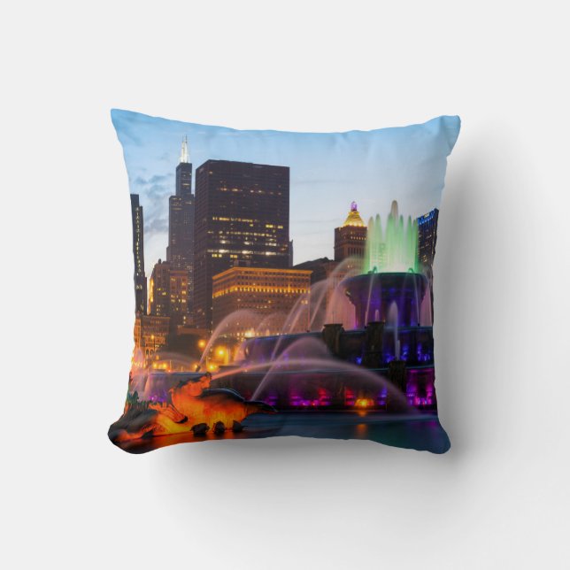 Buckingham Fountain Lit At Night Throw Pillow (Front)