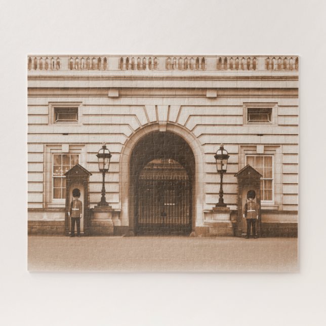 Buckingham Palace Guards - 16x20 - 520 pc Jigsaw Puzzle (Horizontal)
