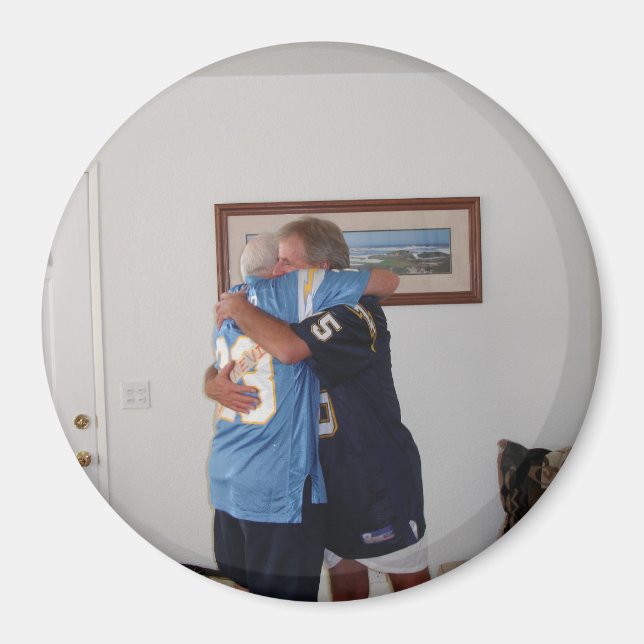 Bud-Hugs Magnet (Front)