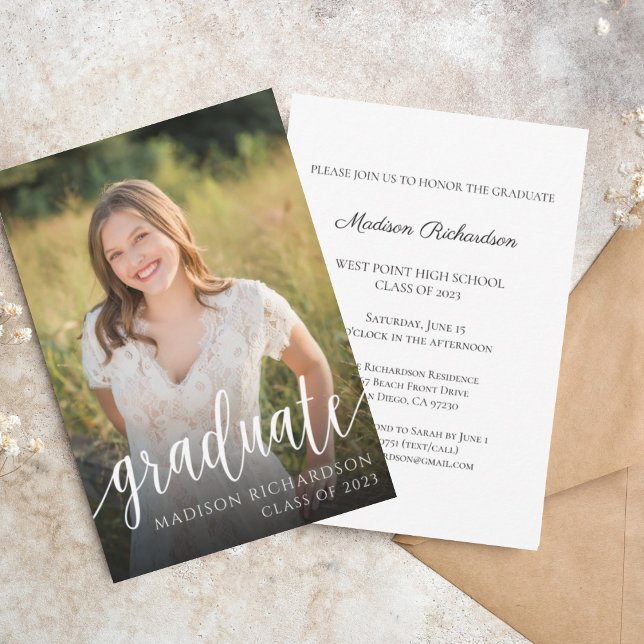 Budget Élégant Script Graduate Photo Faire-part (Créateur téléchargé)