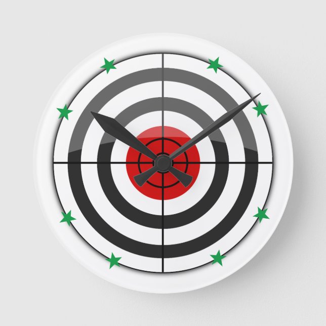 Bulls Eye Green Star Round Clock (Front)