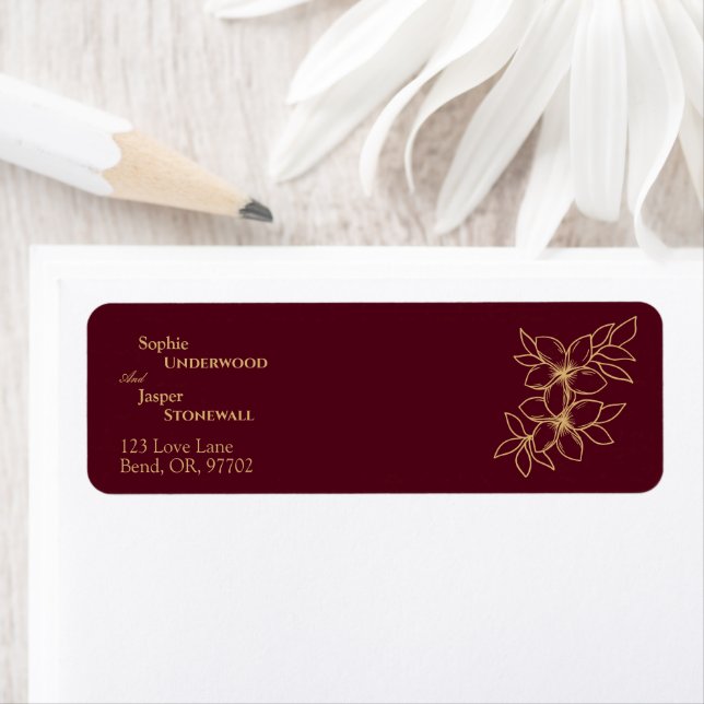 Burgundy Gold Floral Mariage Adresse de retour Lab (En situation)