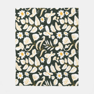 Butterflies & Flowers: Doodle Summer Pattern. Fleece Blanket
