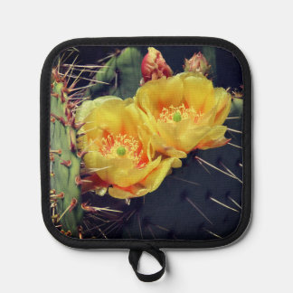 Cactus Roses Pot Holder