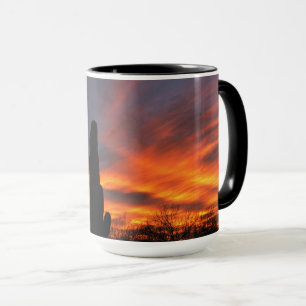 Cactus Sahuaro avec une superbe tasse au coucher d