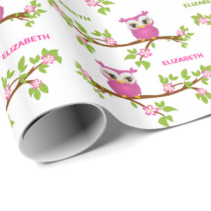 Cadeau Fille mignonne de hibou sur un papier d'emballage