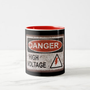 Cadeau nerd drôle. Danger, haute tension. Tasse