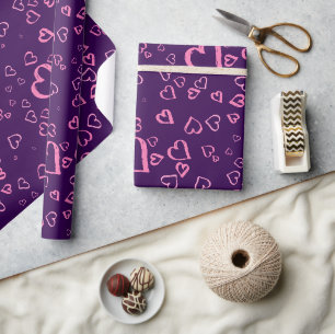 Cadeau Papier d'emballage violet avec coeurs roses pastel