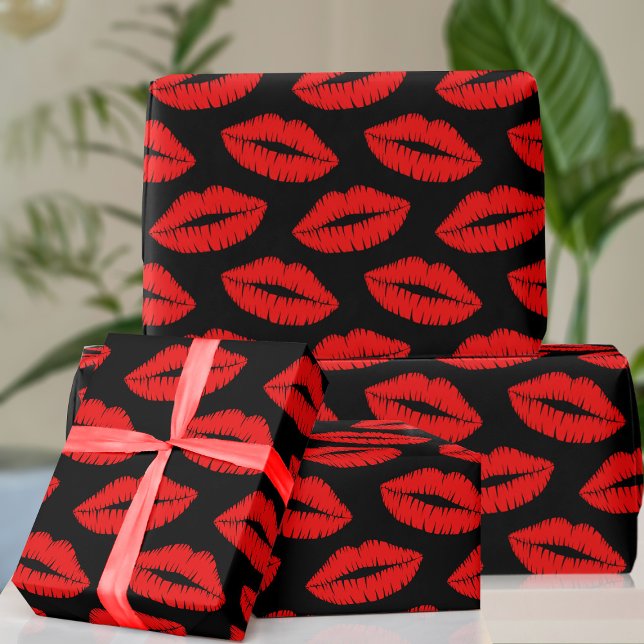 Cadeau Rouge Motif baisseur noir papier enveloppement rou (Perfect wrapping paper for Valentine's Day or any time you need to wrap a gift in lots of kisses)