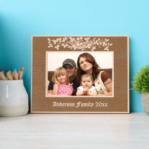 Cadres Gravés Oiseau Dans Le Nid Sur L'Ornement De L'Arbre À Fle