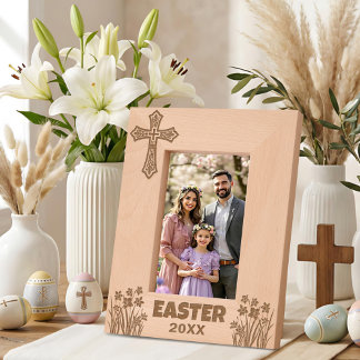 Cadres Gravés Personalized Easter Cross with Daffodils