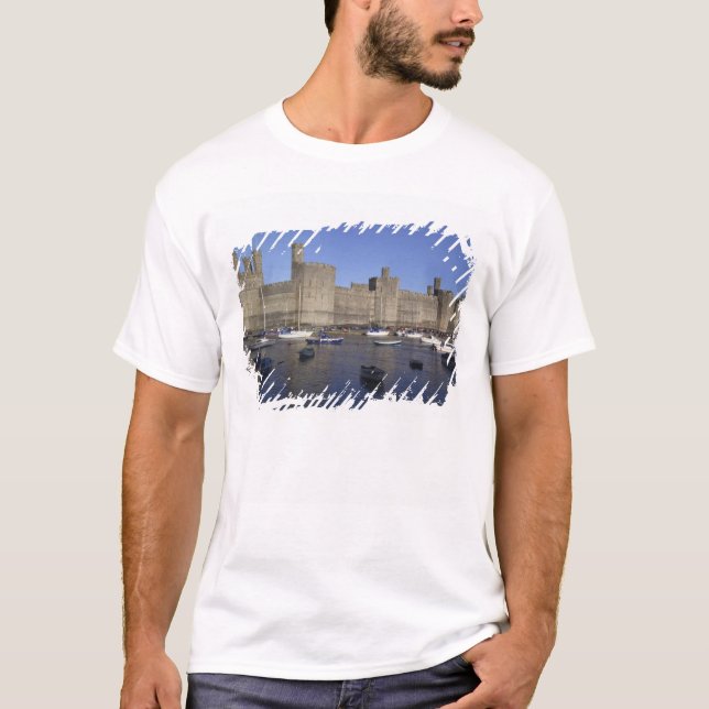 Caernarfon Castle, Gwynedd, Wales (RF) T-Shirt (Front)
