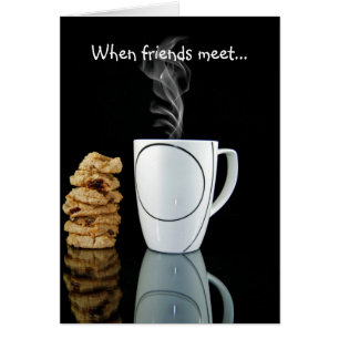 Café et biscuits en noir miroir