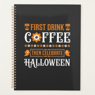 Café Halloween d'abord puis célébrer la typographi