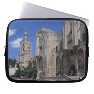 Cafe, Le Palais des Papes, Avignon, Vaucluse, Laptop Sleeve