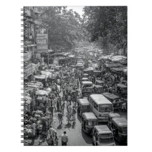 Cahier monochrome de la rue animée du marché