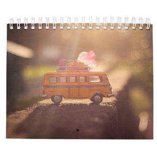 Calendrier 2025 | Une aventure de petite voiture j