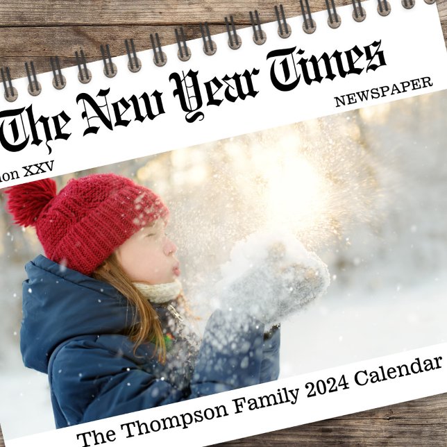 Calendrier Cute Simple Typographie Journal Imprimer Whimsical (Cute whimsical photo calendar with a nostalgic Newspaper print design. )