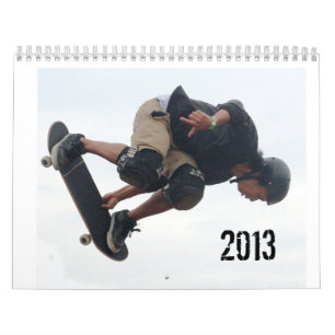 Calendrier faisant de la planche à roulettes,