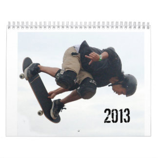 Calendrier faisant de la planche à roulettes,