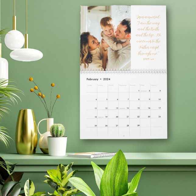 Calendrier La Bible Religieuse Moderne Verse La Foi Chrétienn (Christian, faith-based calendar with Bible verses, family photos and modern, simple design.)