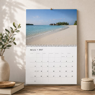 Calendrier Photographie de plage de sable blanc vue sur l'océ