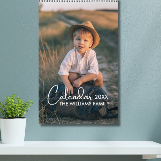 Calendrier Typographie de script moderne 2025 Minimal Multi P (Family Calendar)
