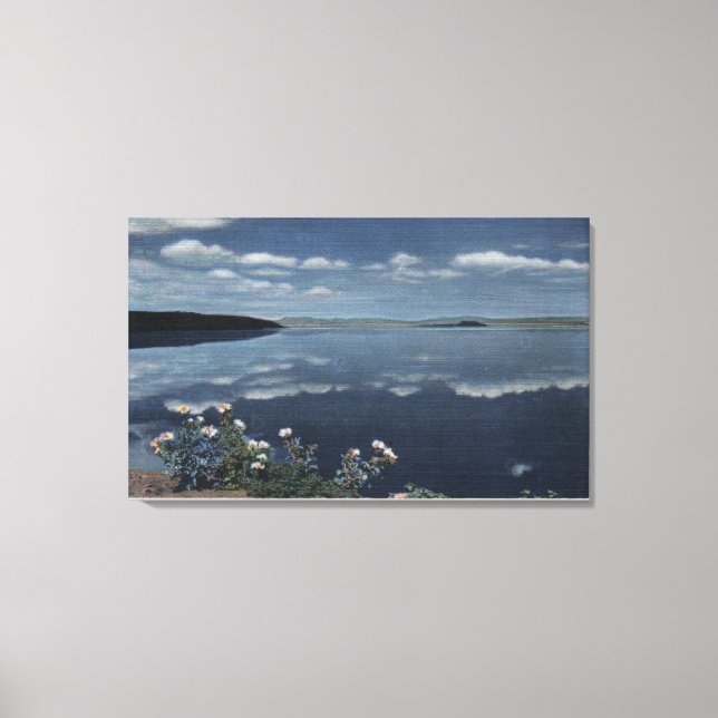 CaliforniaView of Mono Lake in the High Sierra Canvas Print (Front)