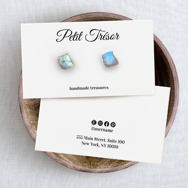 Calligraphy Script Plain White Earring Display (Creator Uploaded)