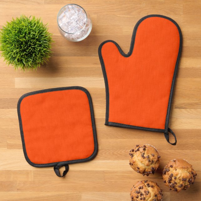 Calm & simple orange textured background  oven mitt & pot holder set (Top Down)